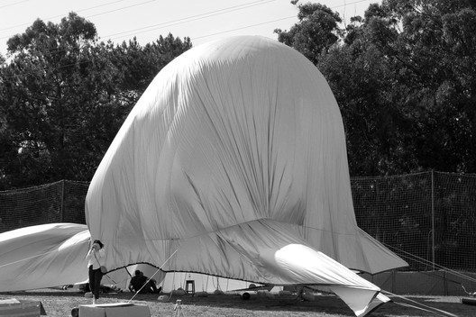 Testing the Helium Pavilion: What Are the Possibilities of Inflatable Architecture? - Image 11 of 24