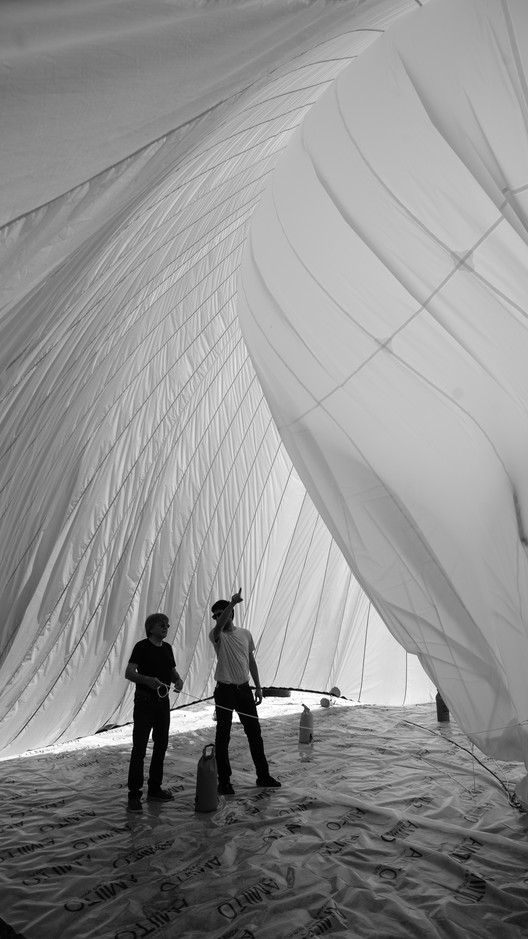 Testing the Helium Pavilion: What Are the Possibilities of Inflatable Architecture? - Image 10 of 24