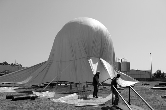 Testing the Helium Pavilion: What Are the Possibilities of Inflatable Architecture? - Image 4 of 24