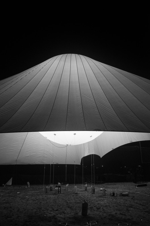 Testing the Helium Pavilion: What Are the Possibilities of Inflatable Architecture? - Image 2 of 24