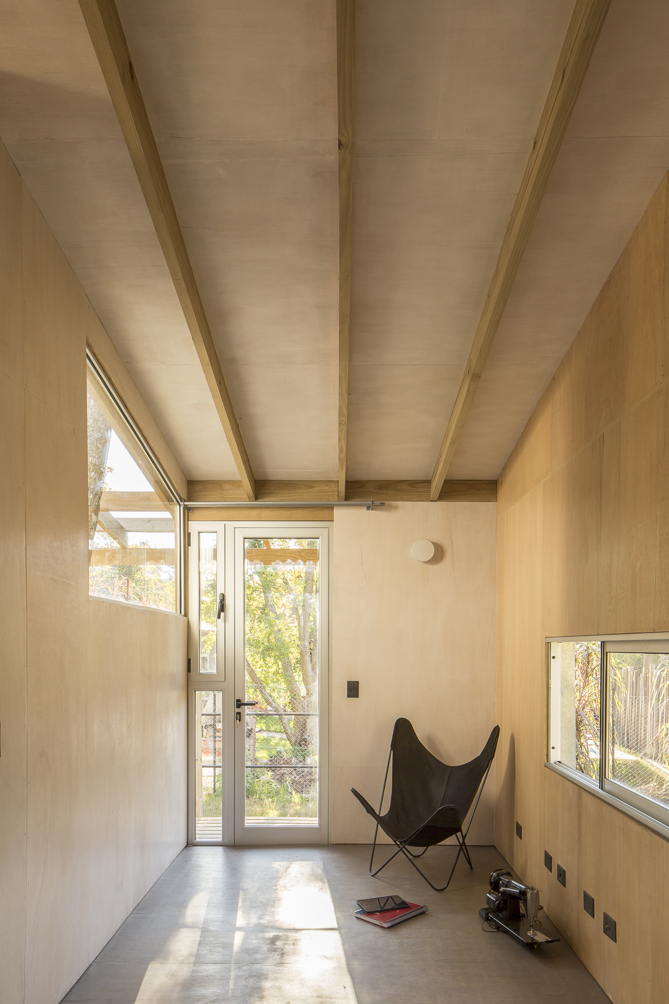 https www archdaily com 905912 dique lujan house fram arquitectos 2018 12 07t16 00 00 000z weekly 0 5 https images adsttc com media images 5bec b675 08a5 e576 7c00 00c9 large jpg fram casa dique luja cc 81n foto 3 jpg