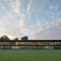 Centro de entrenamiento Feyenoord Rotterdam / MoederscheimMoonen Architects - Imagen 2 de 29