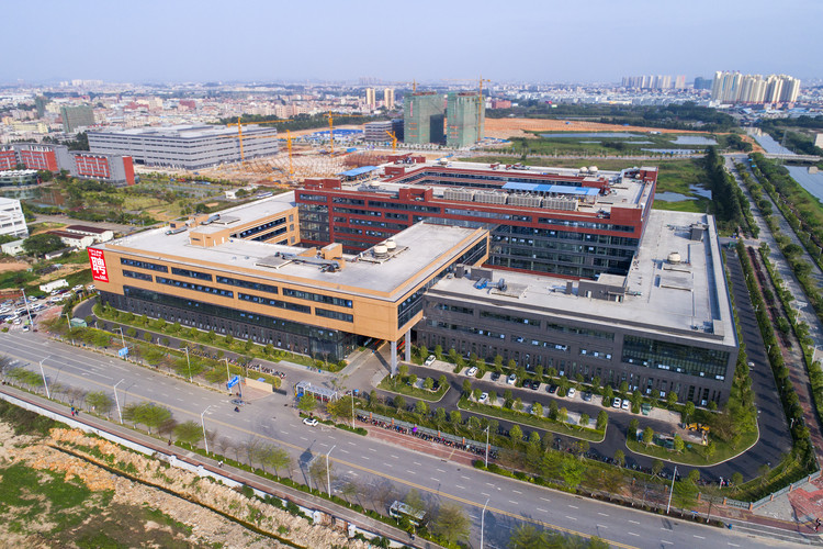 Dongguan TPLINK Industrial Park / CCDI ArchDaily