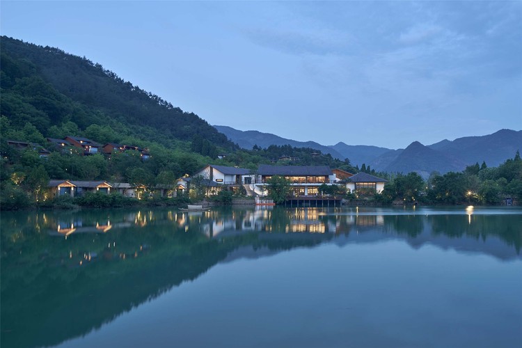 Resort Fuchun New Century Wonderland de Hangzhou / The Design Institute of Landscape and Architecture China Academy of Art - Turismo