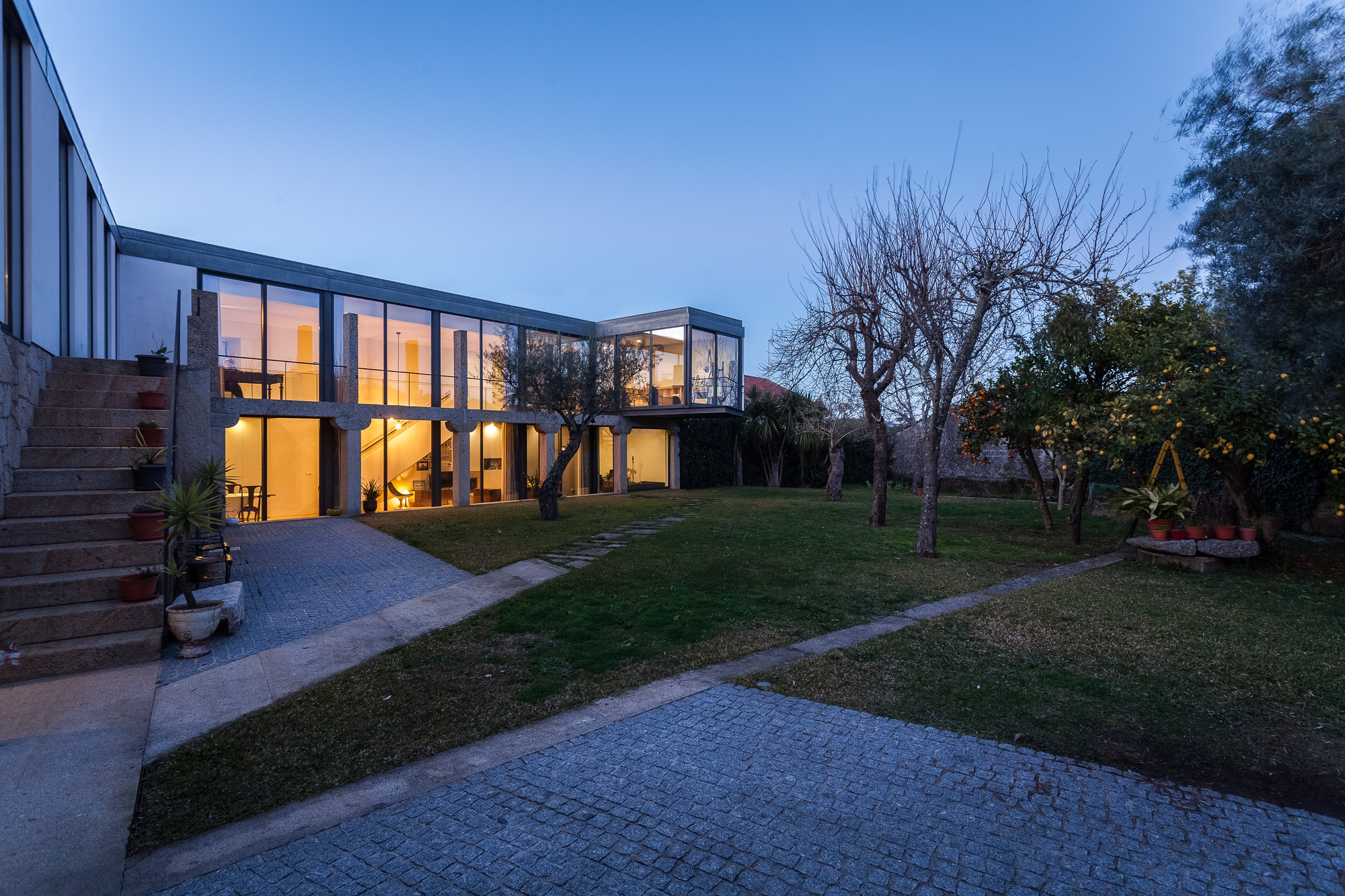 Gallery of Persimmon Tree House / André Simão & Nuno Bessa - 18