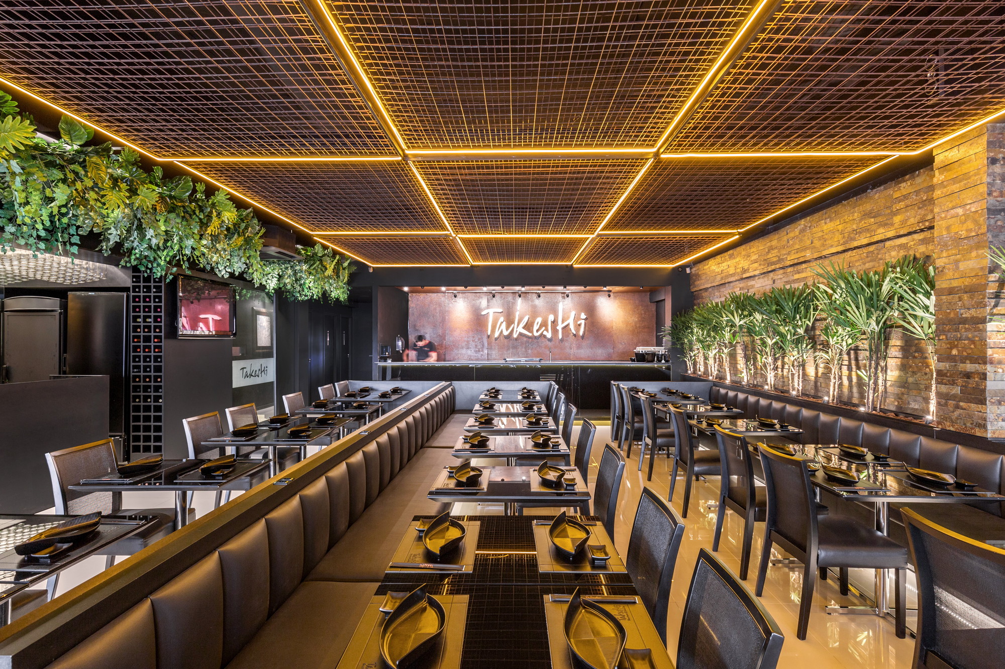 Galería de Restaurante de sushi TAKESHI / Studio Bloco Arquitetura 11