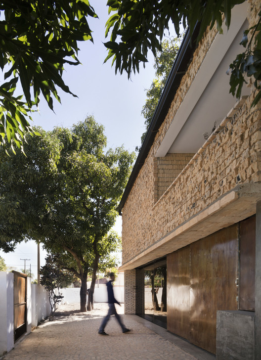 Jota House / Minimo Comun Arquitectura Jota House / Minimo Comun Arquitectura - Image 4 of 24