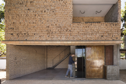 Jota House / Minimo Comun Arquitectura Jota House / Minimo Comun Arquitectura - Image 15 of 24
