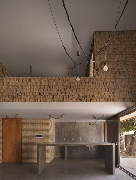 Jota House / Minimo Comun Arquitectura Jota House / Minimo Comun Arquitectura - Image 9 of 24