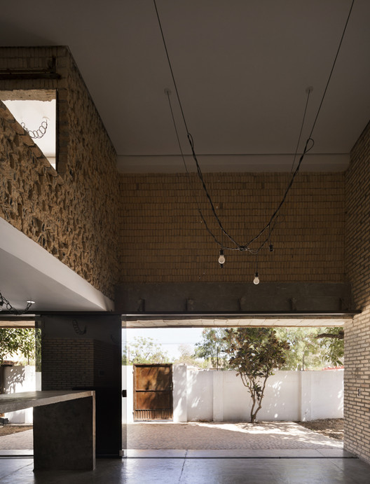 Jota House / Minimo Comun Arquitectura Jota House / Minimo Comun Arquitectura - Image 10 of 24