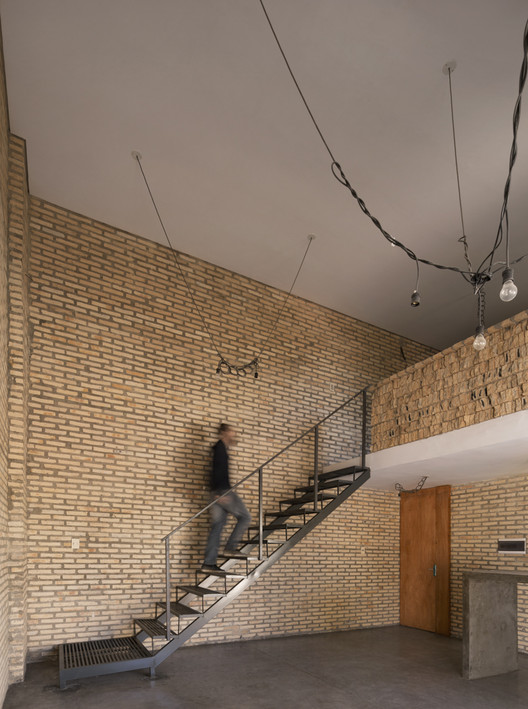 Jota House / Minimo Comun Arquitectura Jota House / Minimo Comun Arquitectura - Image 2 of 24