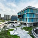 Campus Este de la Escuela Secundaria Ningbo Xiaoshi / United Design Group - Escuela Primaria