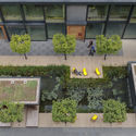 Edificio Import, Republic en East India / Studio RHE - Edificio De Oficinas