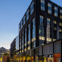 Edificio Import, Republic en East India / Studio RHE - Edificio De Oficinas
