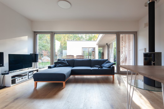 House Over the Backyard / DDAANN House Over the Backyard / DDAANN - Image 2 of 28