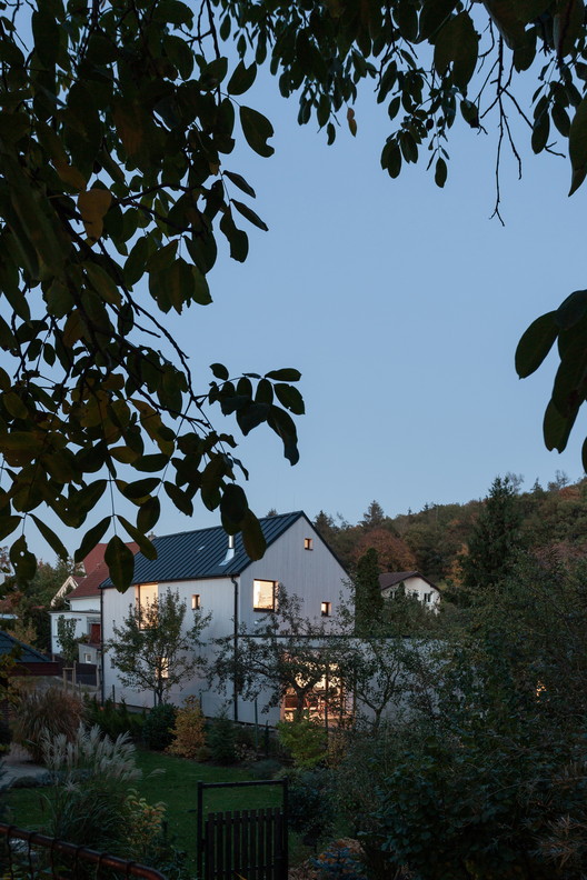 House Over the Backyard / DDAANN House Over the Backyard / DDAANN - Image 17 of 28