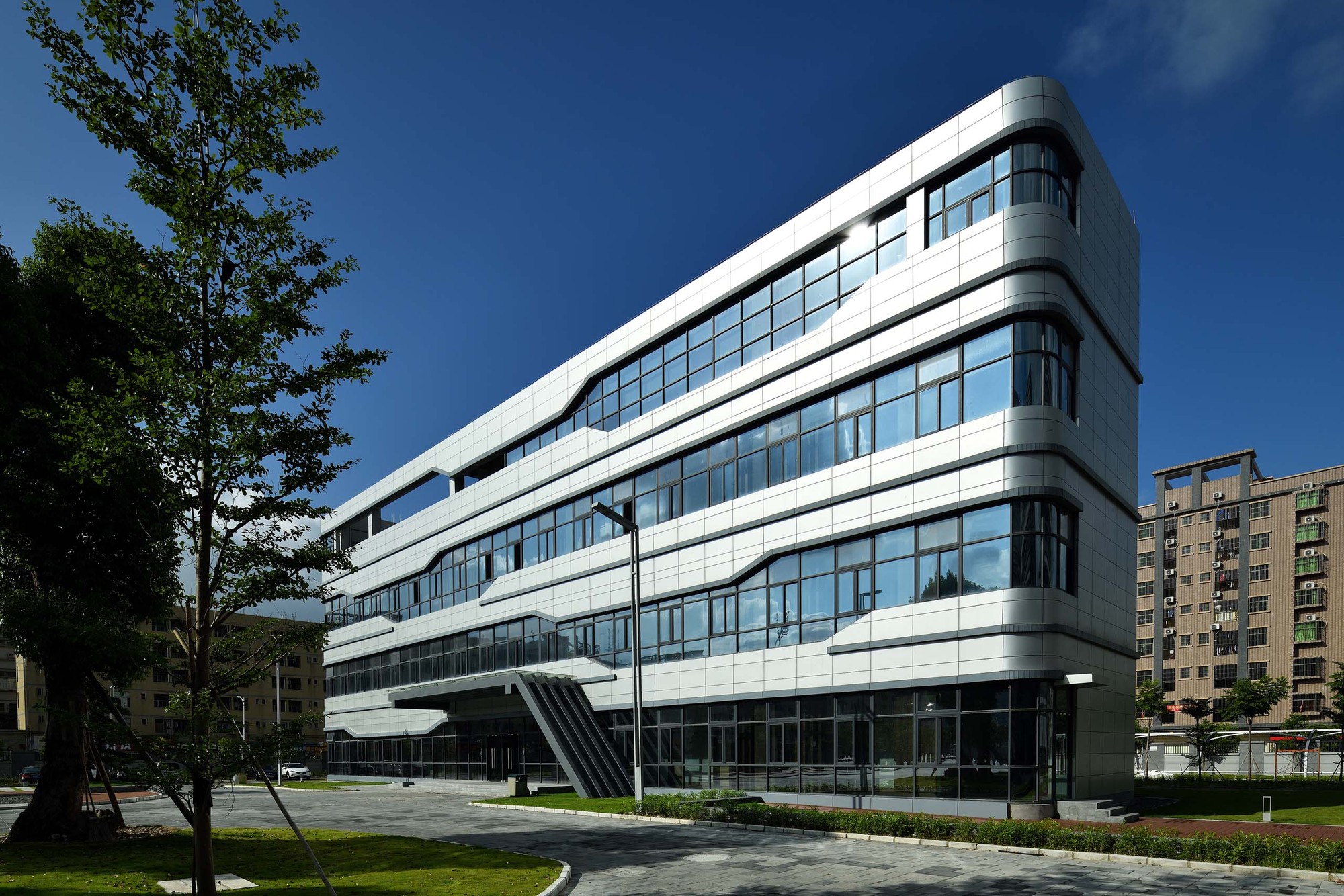 Gallery of R&D Headquarters, TOYO Electric / JJP Architects & Planners - 19