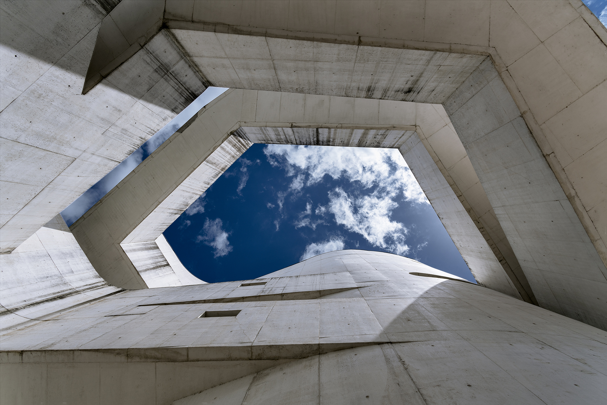 Gallery of Alvaro Siza's Iberê Camargo Foundation Through the Lens of