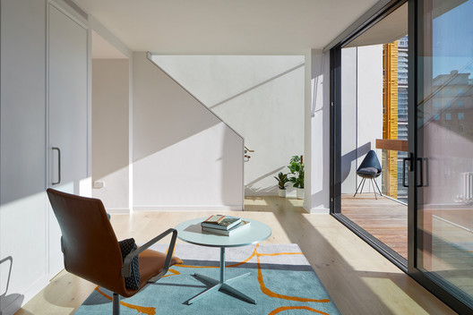 White Lion House / MICA Architects White Lion House / MICA Architects - Imagem 4 de 33
