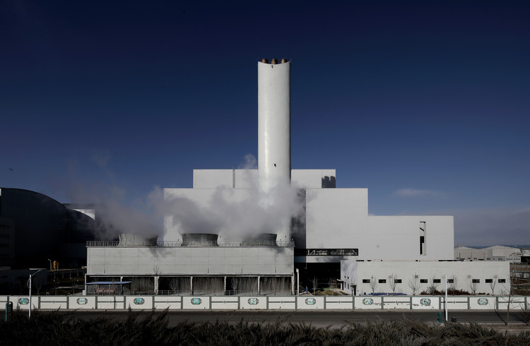 Centro de incineración de la planta de tratamiento integral de residuos domésticos en el distrito de Chaoyang / Atelier Li Xinggang - Infraestructura
