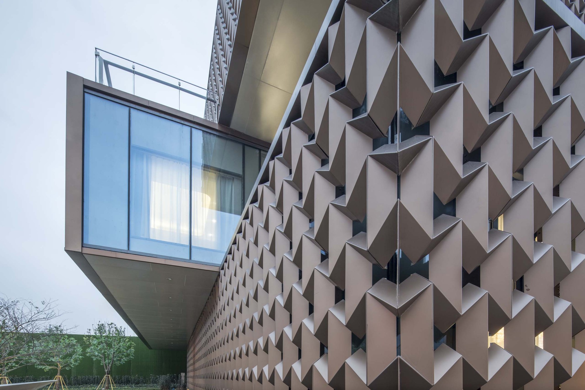 Gallery of The Sales Center in Wenzhou TOD New Town / NAN Architects 4