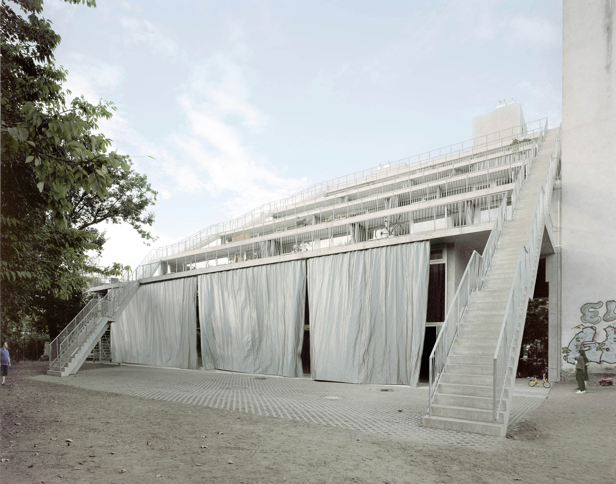 Gallery of Terrassenhaus Berlin / Brandlhuber + Emde, Burlon + Muck