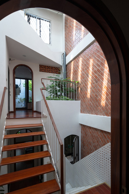 Đại Kim house / Aline Architect - Windows, Stairs, Handrail, Arch