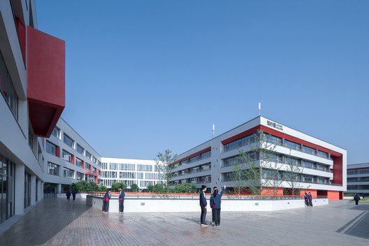 Escola Jining Haida Xingzhi / Outside Arch Studio Escola Jining Haida Xingzhi / Outside Arch Studio - Imagem 18 de 83