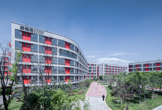 Escola Jining Haida Xingzhi / Outside Arch Studio Escola Jining Haida Xingzhi / Outside Arch Studio - Imagem 4 de 83