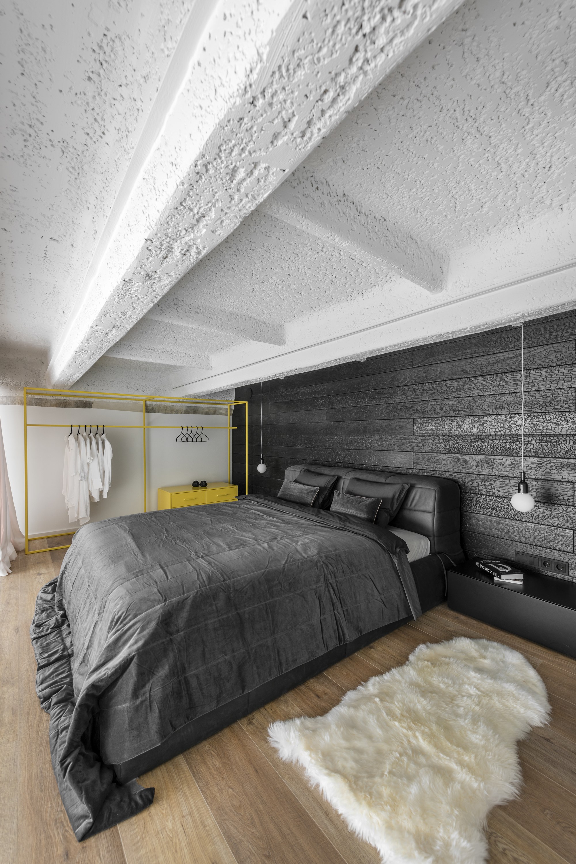 Image showcasing Gallery of Minimalistic Industrial Loft / IDwhite - 22
