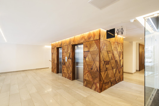 Etu Plaza / Olik Studio - Image 2 of 16