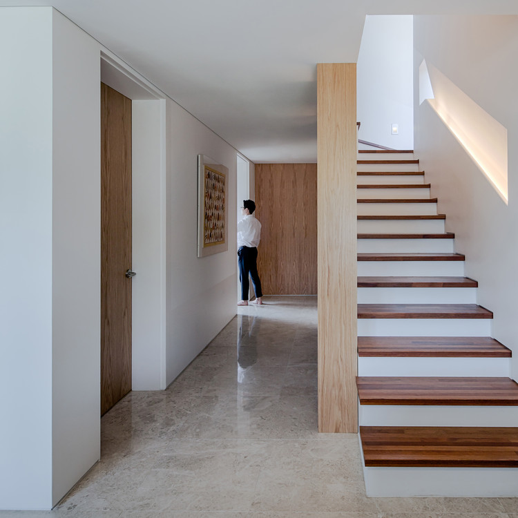 Maison de Grand Bleu / Janghwan Cheon + Studio I  - Stairs, Handrail