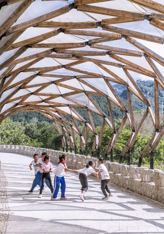 Pérgola en el pueblo de Luotuowan / LUO studio - Imagen 15 de 28