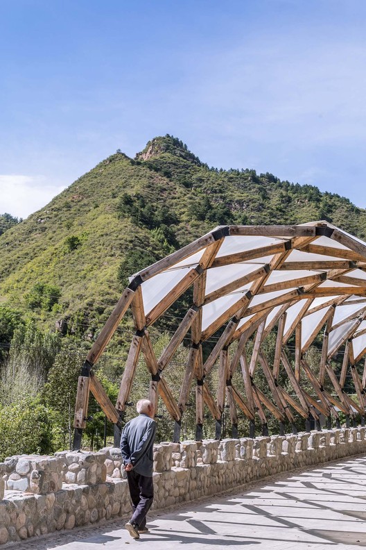 Pérgola en el pueblo de Luotuowan / LUO studio - Imagen 4 de 28