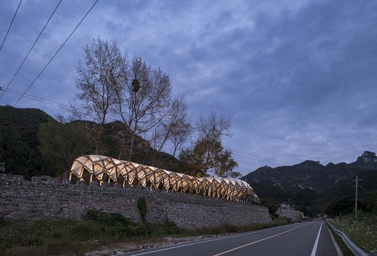 Pérgola en el pueblo de Luotuowan / LUO studio - Imagen 7 de 28