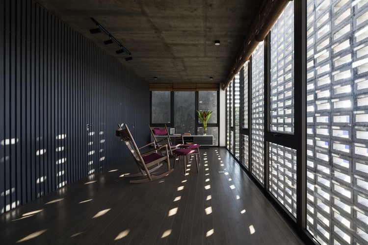 A House in Dong Tao / i.House Architecture and Construction - Windows, Chair