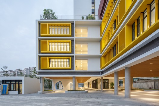 Longyuan School affiliated to Central China Normal University / ZHUBO DESIGN + H DESIGN Longyuan School affiliated to Central China Normal University / ZHUBO DESIGN + H DESIGN - Image 4 of 35