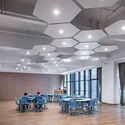 Escola Longyuan afiliada à Universidade Normal da China Central / ZHUBO DESIGN + H DESIGN - Escola Primária