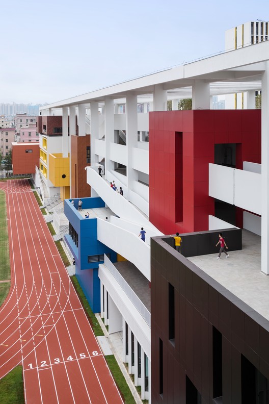 Longyuan School affiliated to Central China Normal University / ZHUBO DESIGN + H DESIGN - Image 2 of 35