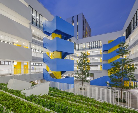 Longyuan School affiliated to Central China Normal University / ZHUBO DESIGN + H DESIGN Longyuan School affiliated to Central China Normal University / ZHUBO DESIGN + H DESIGN - Image 10 of 35