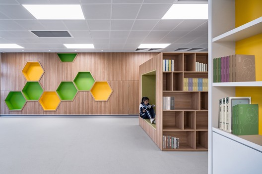 Longyuan School affiliated to Central China Normal University / ZHUBO DESIGN + H DESIGN Longyuan School affiliated to Central China Normal University / ZHUBO DESIGN + H DESIGN - Image 19 of 35