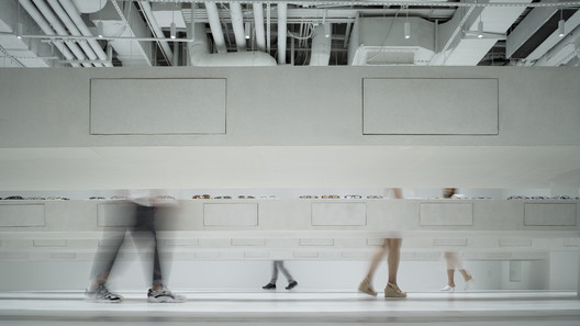 Loja JINS SWFC / junya ishigami + associates Loja JINS SWFC / junya ishigami + associates - Imagem 9 de 13