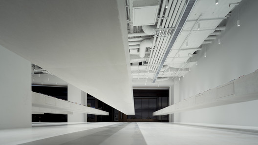 Loja JINS SWFC / junya ishigami + associates Loja JINS SWFC / junya ishigami + associates - Imagem 3 de 13