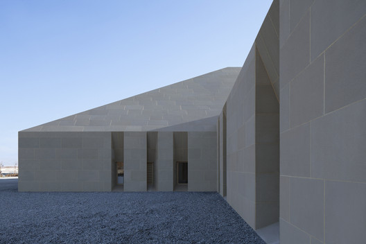 Dunhuang Tourism Distributing Center / BIAD-ZXD ARCHITECTS Dunhuang Tourism Distributing Center / BIAD-ZXD ARCHITECTS - Image 14 of 24