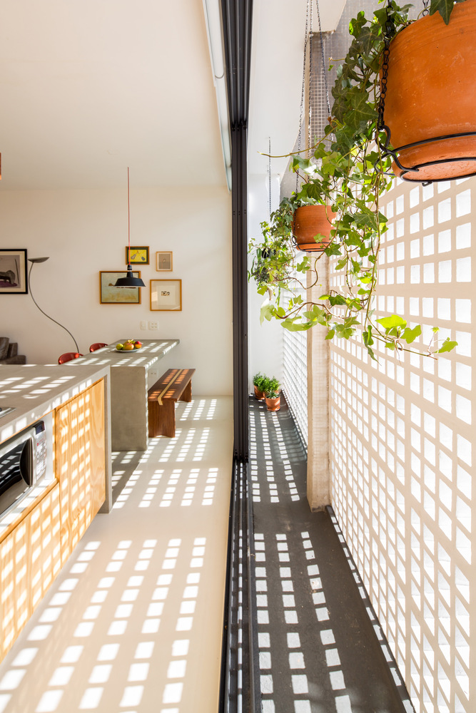 Kitnet Copan / Garoa - Cozinha, Escada, Fachada, Porta, Corrimão, Arco, Cadeira, Mesa