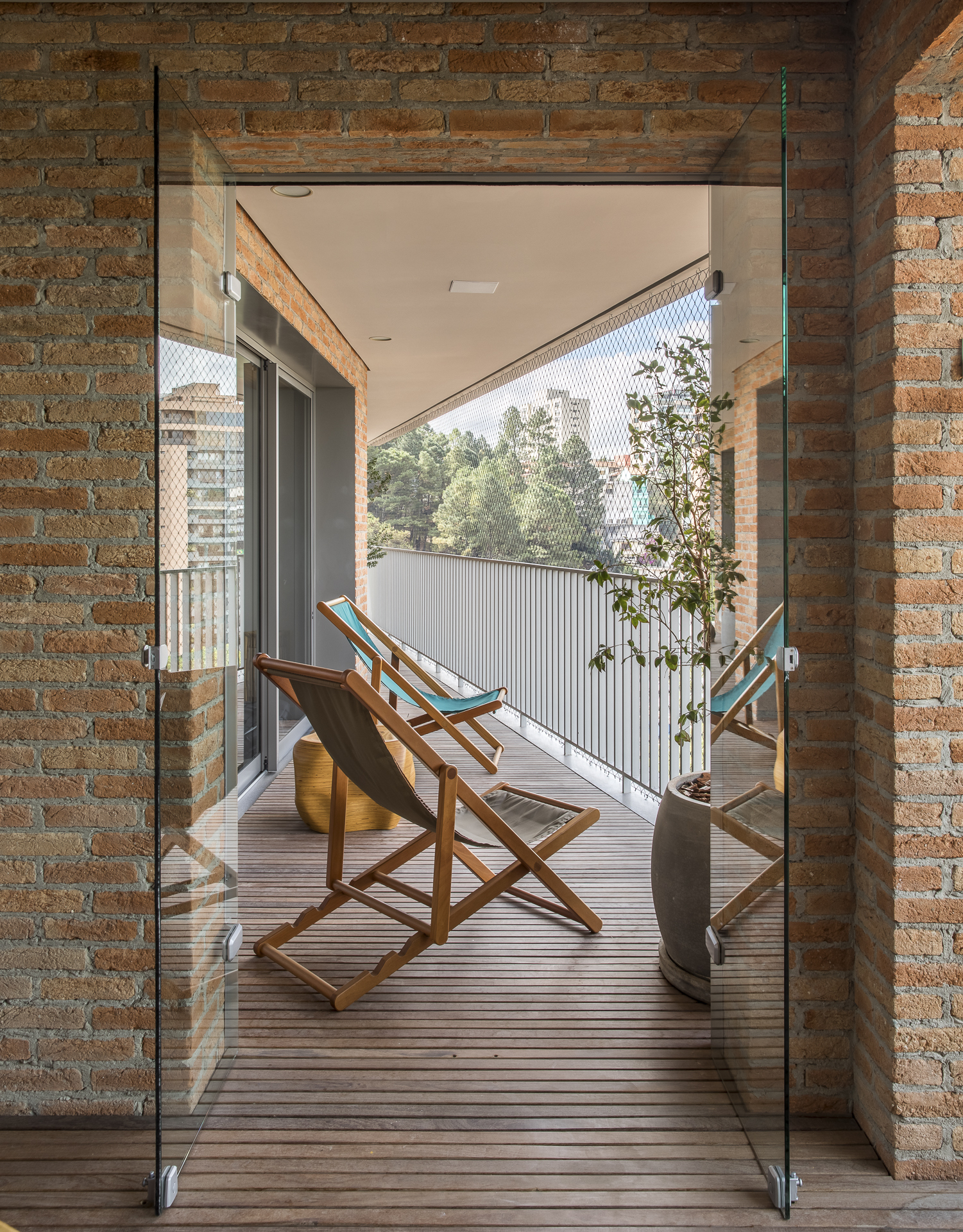 Gallery of Mira Apartment / SuperLimão - 11