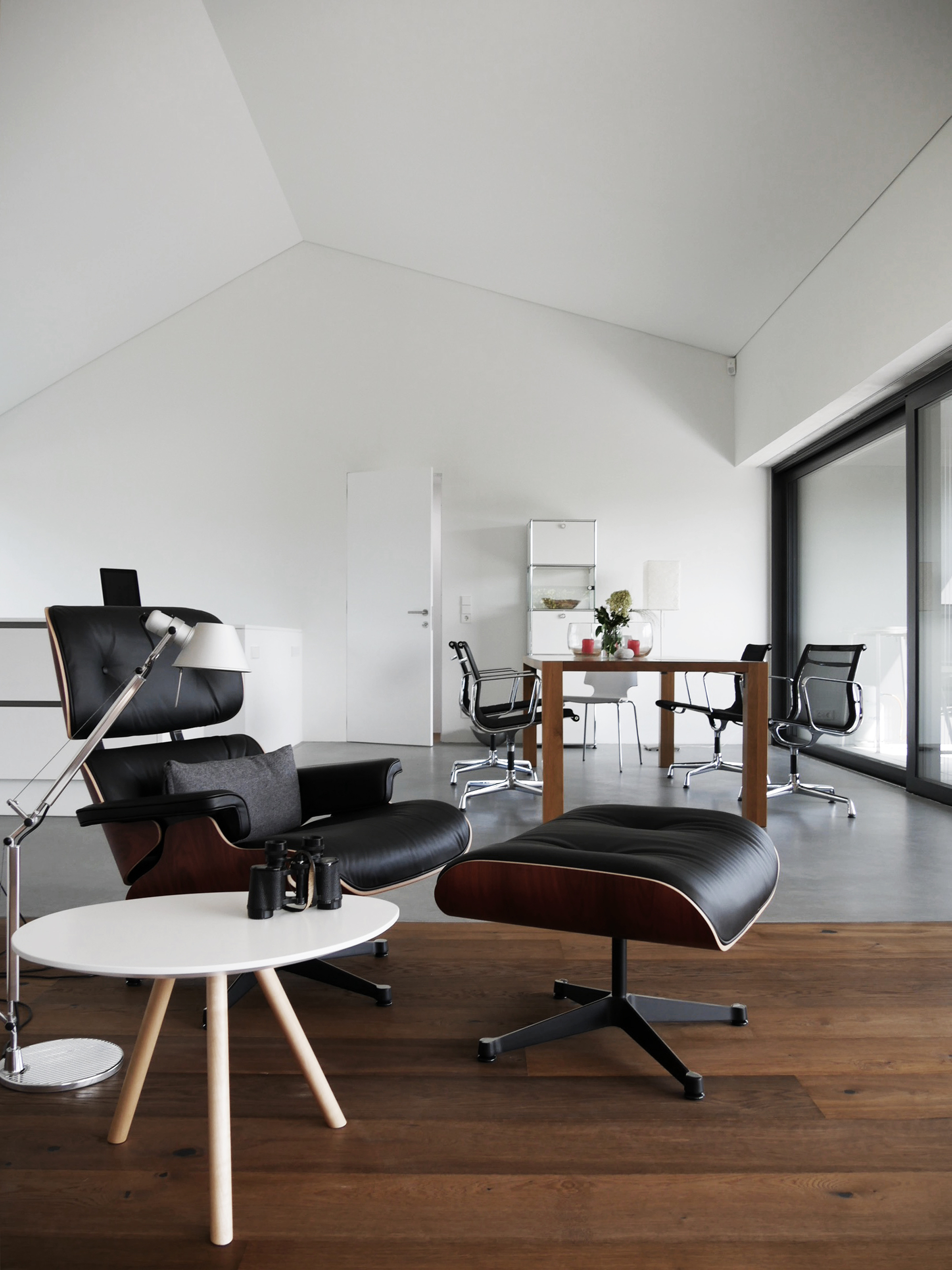 Gallery of Black House / Benjamin Heller 13