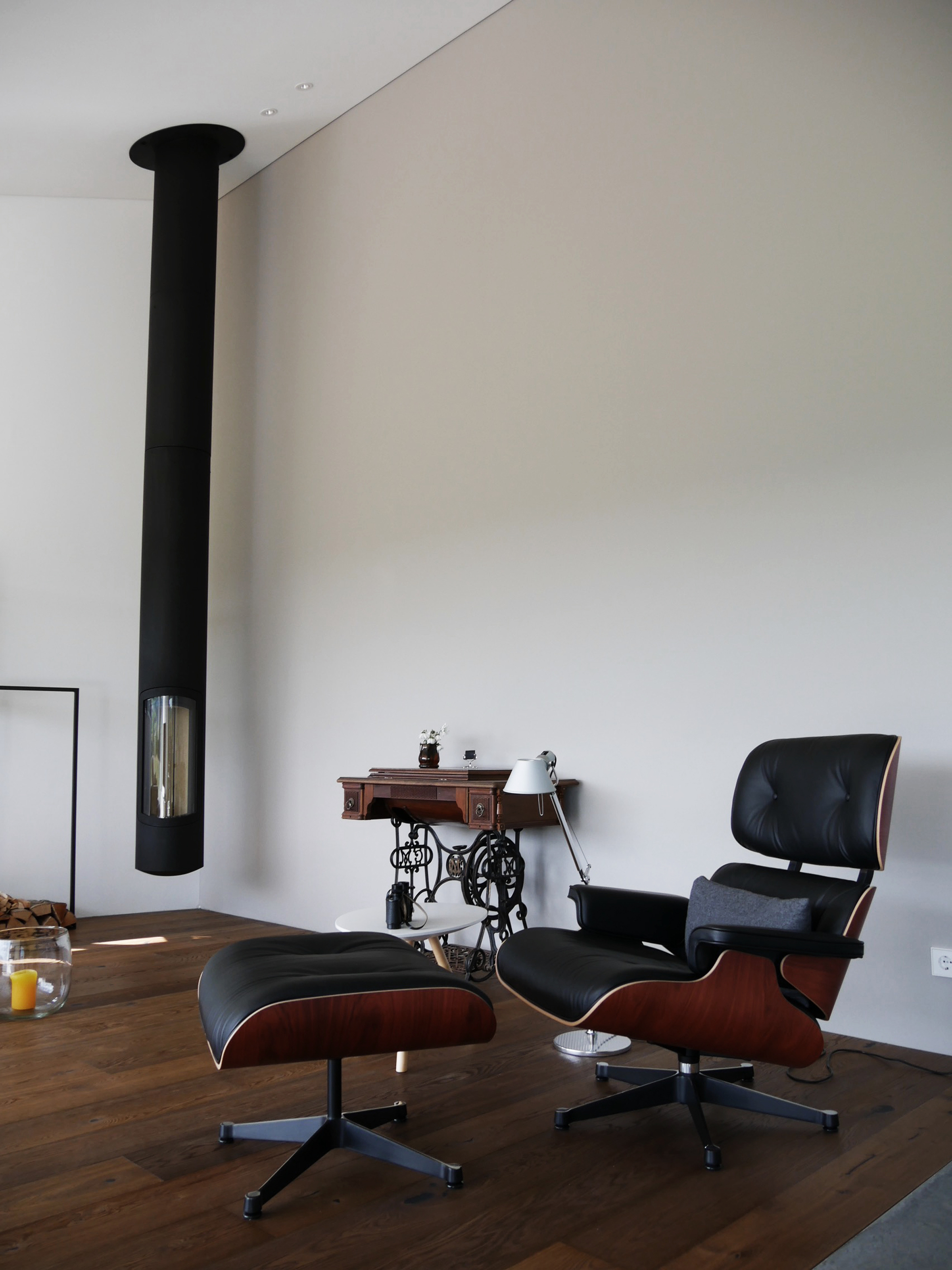 Gallery of Black House / Benjamin Heller 17