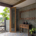 The Obsolete House - Omah Amoh / Gayuh Budi Utomo - Interior Photography, Table, Beam