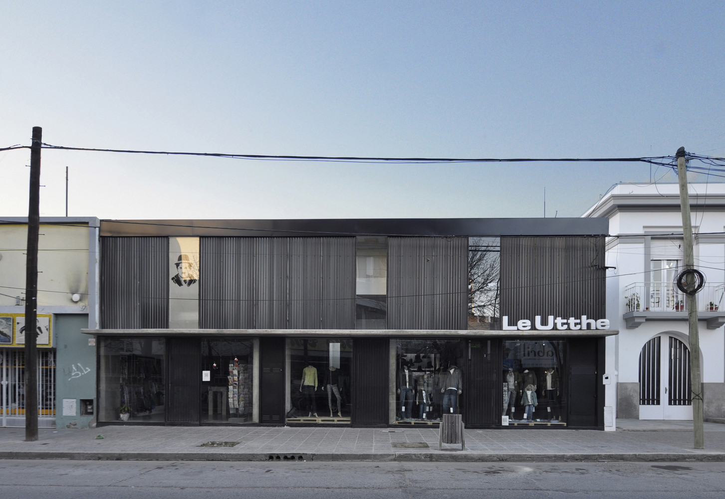 Gallery of Retail Architecture from 100 to 1000 Square Meters: Examples ...